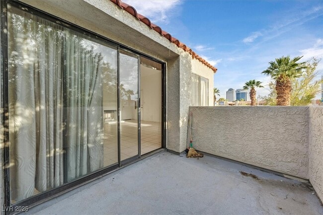 Building Photo - 4320 Gannet Cir Unit 116