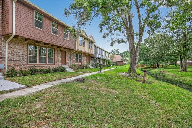 Photo - 8207 Kensington Square