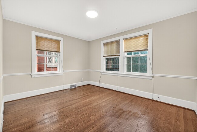 Photo - 920 N Market St Unit 1