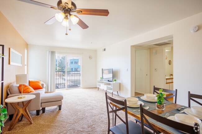 2BD, 2BA - 910SF - Dining Room