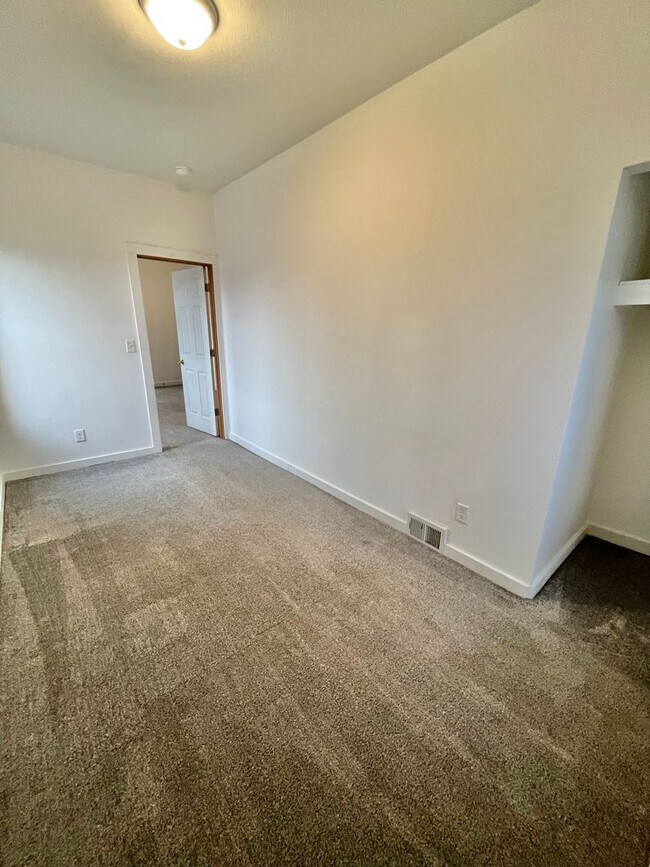 Photo - 424 W 6th St Unidad 1