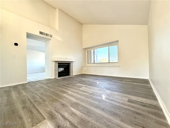 Photo - 1663 Duarte Dr