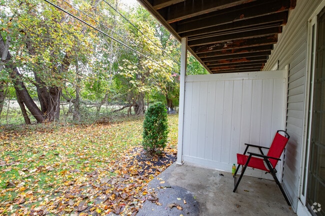 1 BR, 1 BA - 813 SQFT