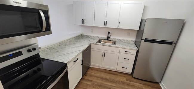 Building Photo - 15221 NE 6th Ave Unit A205