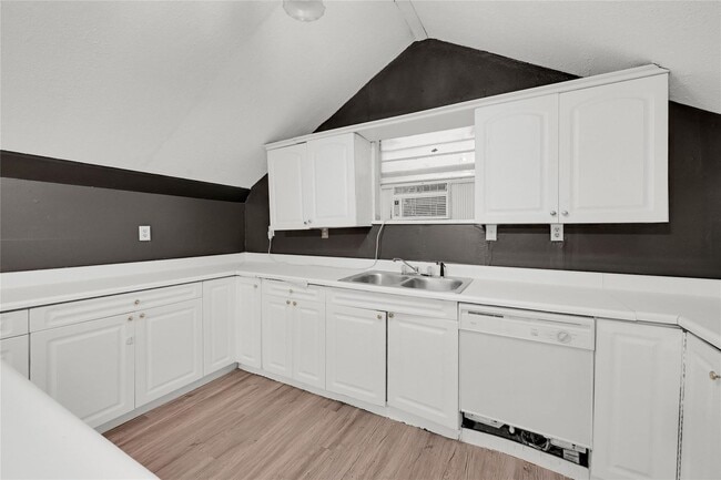 Photo - 310 N Rock Island St Unit 4