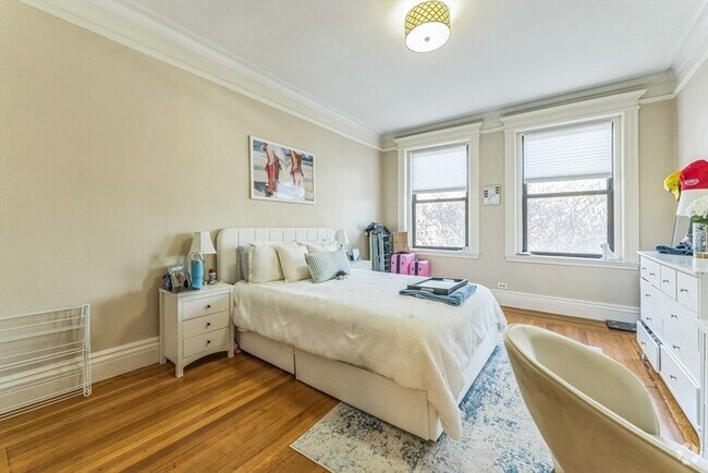 Building Photo - 466 Commonwealth Ave Unit 301 Rental
