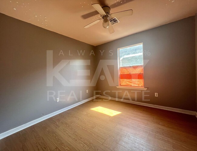 Photo - 3 bed, 2 bath home in Lafayette!