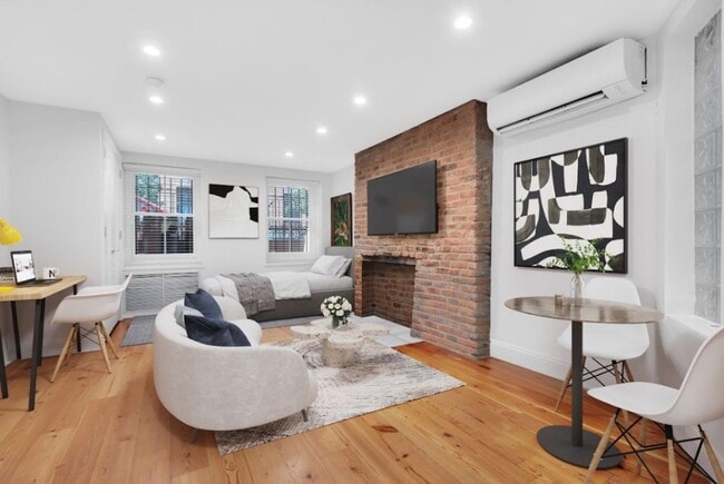 Photo - Gorgeous & Beautifully Renovated Studio wi...