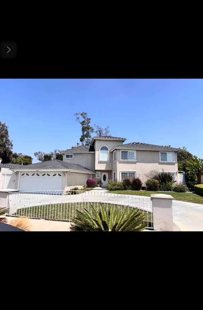 Photo - 5853 W 74th St