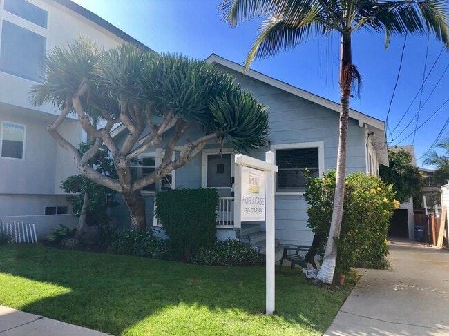 Building Photo - 1018 7th St Unit 1018