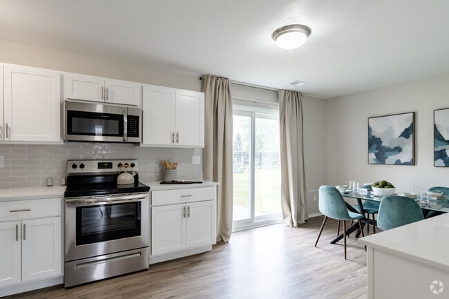 3BR, 1.5BA - Upgraded - 1,200SF