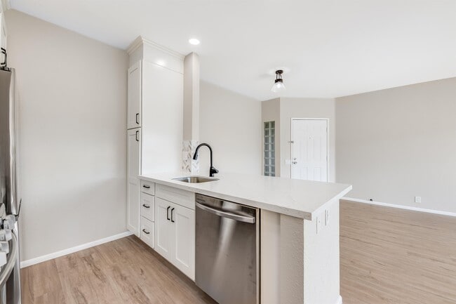 Photo - 91-284-284 Hanapouli Cir