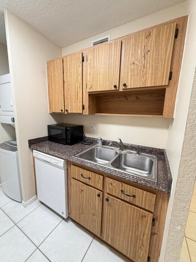 Photo - 9980 Twin Lakes Dr Unidad 35-C