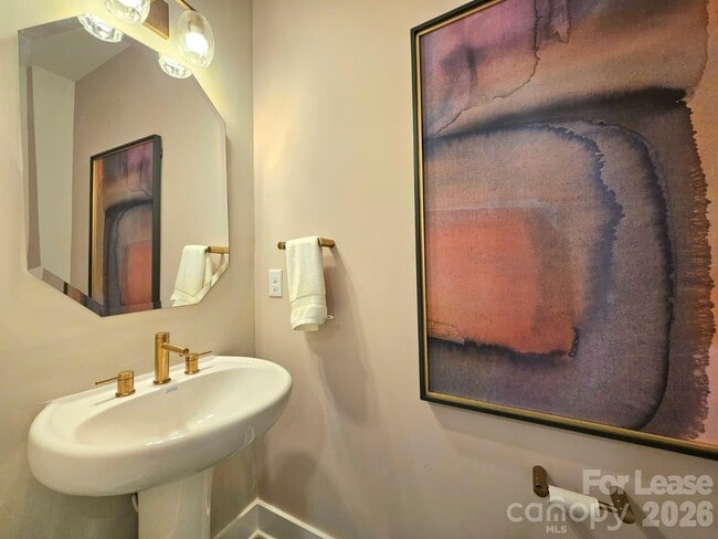 Photo - 421 Prine Pl