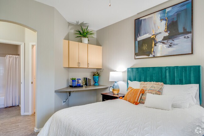 1BR, 1BA - 1,004SF