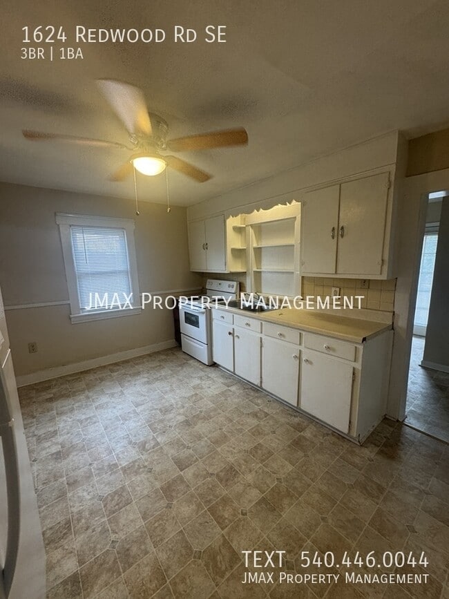 Photo - 1624 Redwood Rd SE