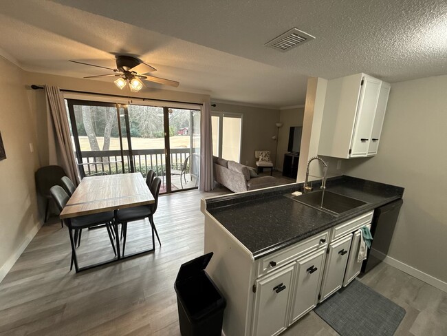 Building Photo - 85 Pine Valley Rd Unit 11