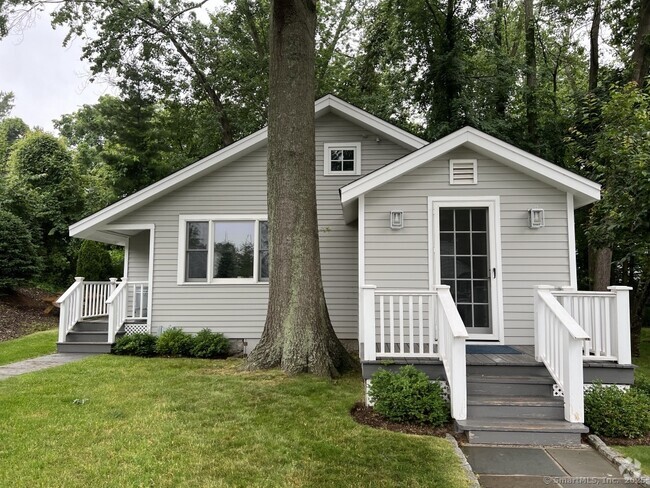 Building Photo - 693 Boston Post Rd Rental