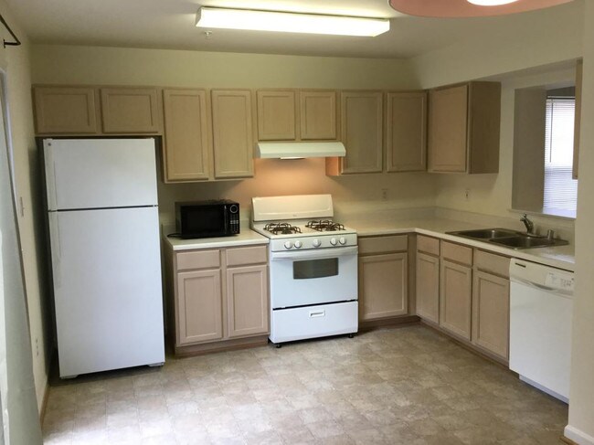 Stoney Run Townhomes - Stoney Run Townhomes