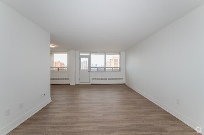 2 chambres, 2 salles de bain - 109 m² - Salon - 2360 Birchmount Road