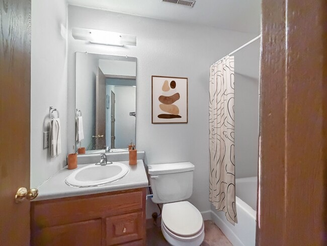 Photo - Tall Timber Apartments