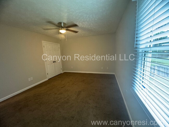 Photo - 6615 Burgenfield Dr