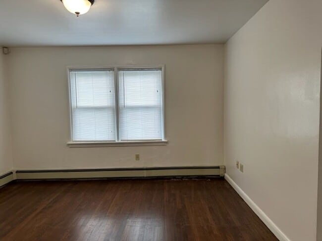 Photo - 704 Hogestown Rd