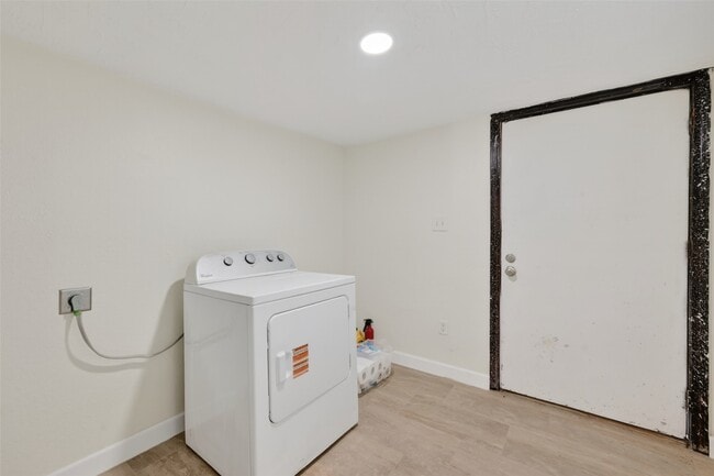 Photo - 2118 Webster St