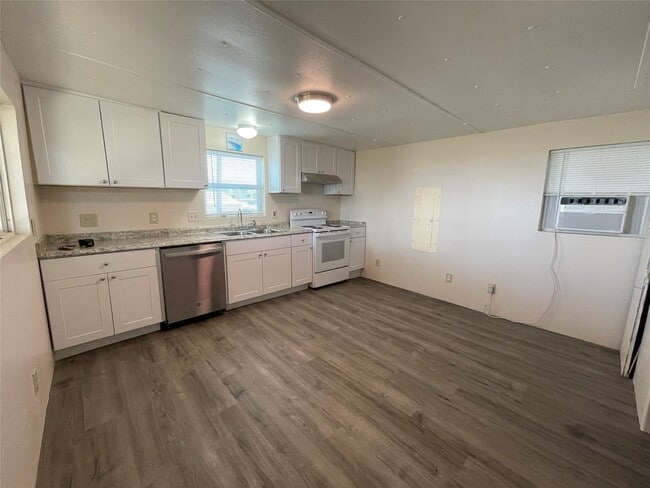 Photo - 110 20th St Unit A