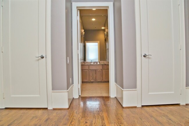 Photo - 1215 Rosedale St