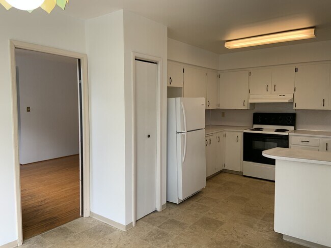 Photo - 5342-539A 9a Ave