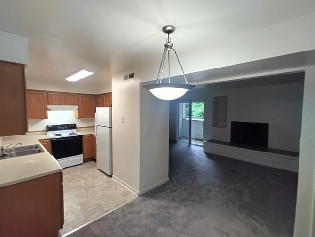 Photo - 600 Reusens Rd Unidad N149