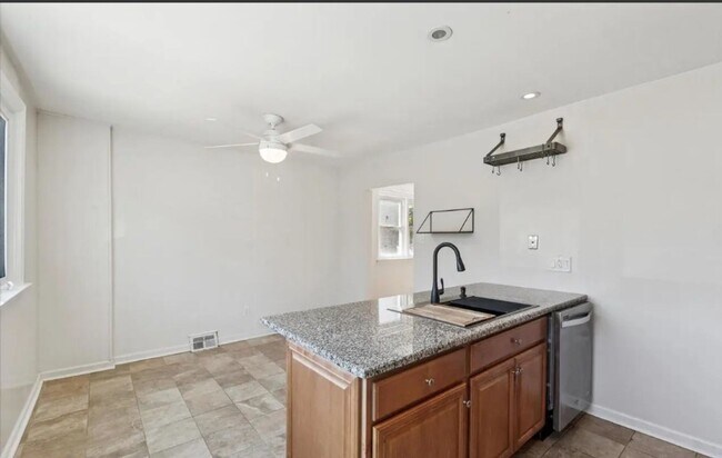 Photo - 7504 Valley Ave