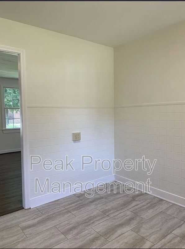 Photo - 2204 Ford Ave