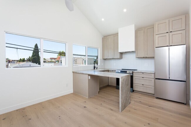 Photo - 4422-4424 Cherokee Avenue Unit 4424 Cherokee Avenue
