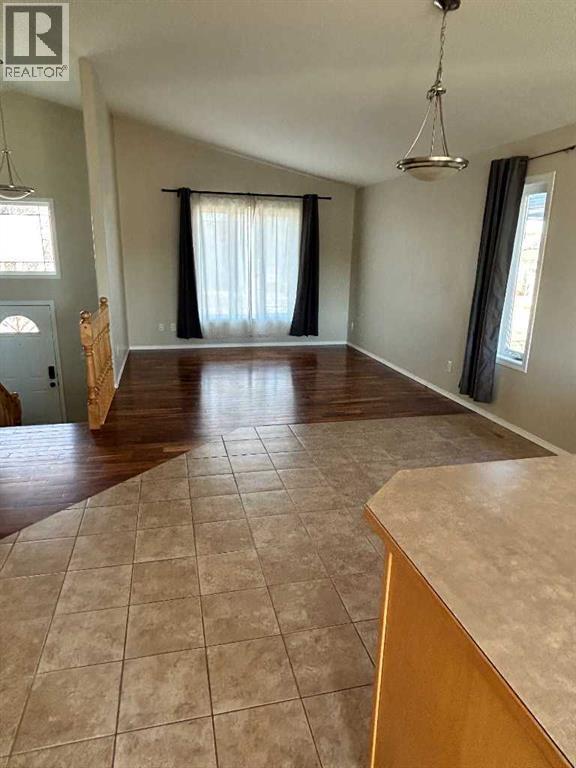 Photo - 19 Rivergreen Rd W