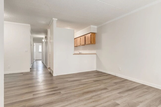 Building Photo - King's Alley