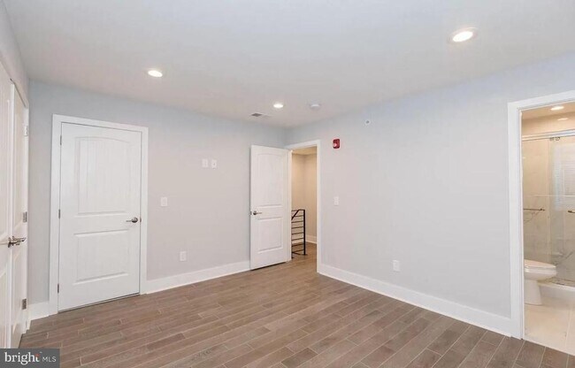 Photo - 2564 Frankford Ave Unit 2