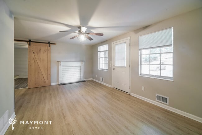 Photo - 2116 Terry Ln