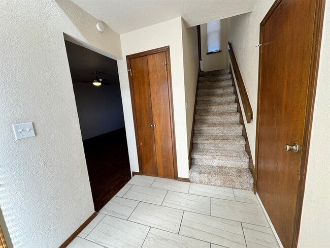 Photo - 2703 Shoreridge Ave