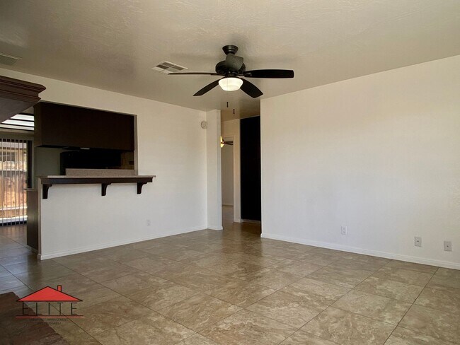 Photo - 913 W Atkins Ave Unit #A