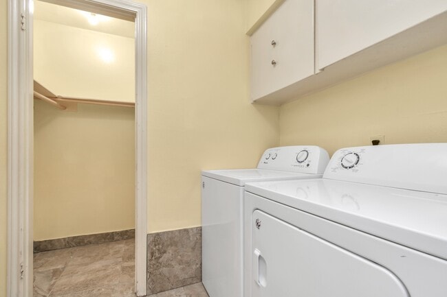 Photo - 4702 Cashel Cir Unit True