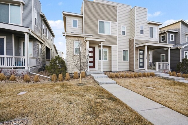 Photo - Available April 2026! 2 bed 2.5 bath townhouse!