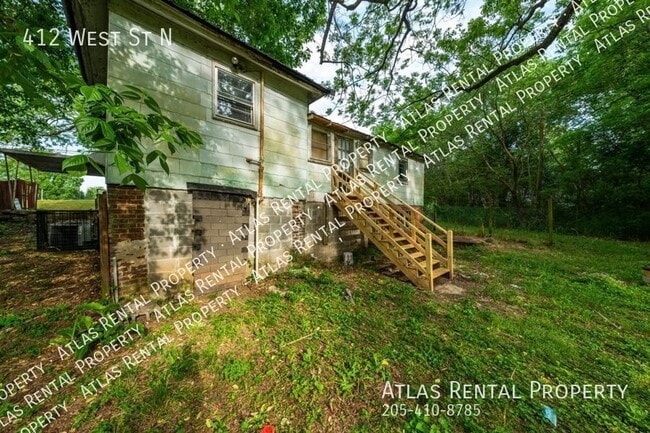 Photo - 412 West St N