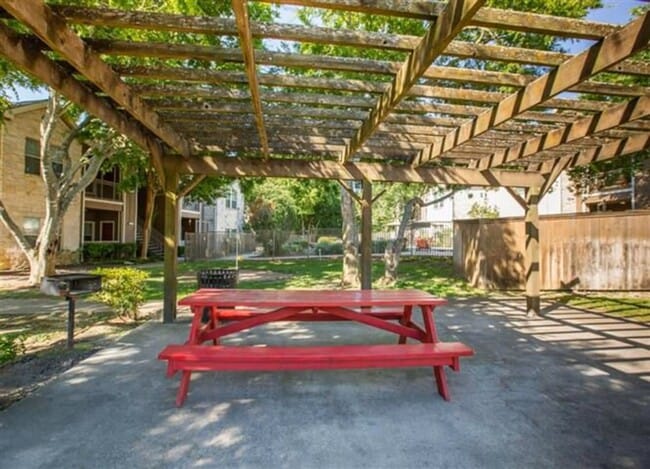 Photo - Saddle Creek