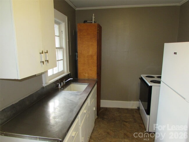 214 Salisbury Rd Unit A