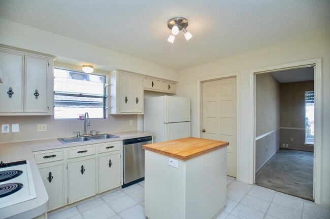 Photo - 3903 Kiamesha Dr