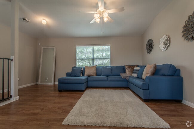 3 BR, 2 BA - 1315 SF