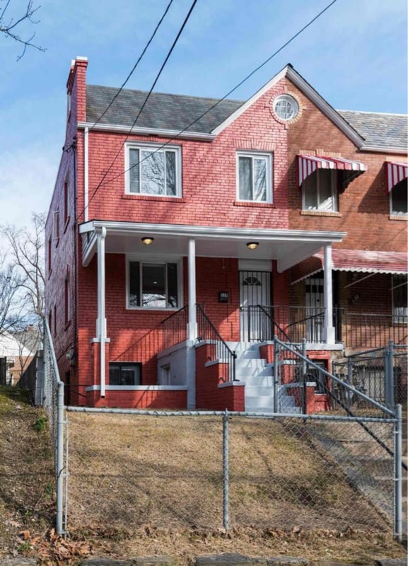 Photo - 528 Oakwood St SE Townhome
