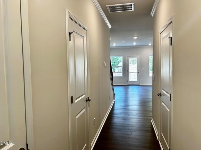 Photo - 154 Paramount Dr